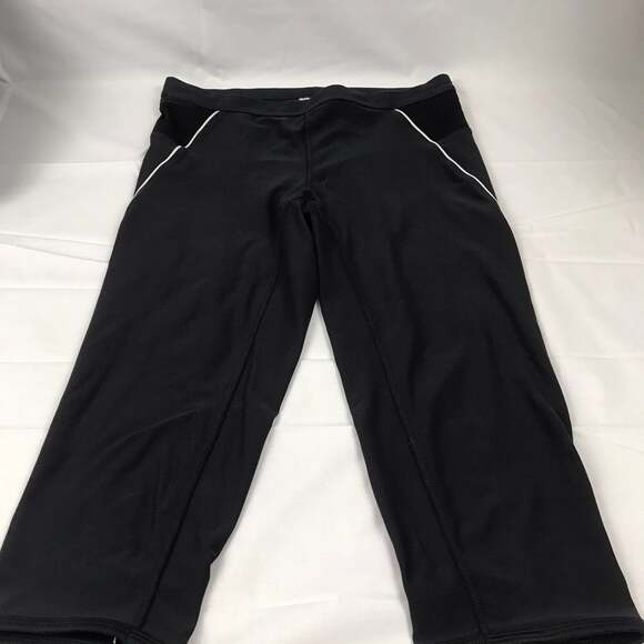 Nike Pants - Nike dri fit capris M